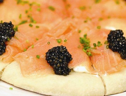 pizza con caviar